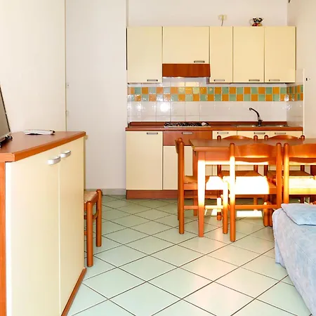 Solmare-11 By Interhome Rosapineta